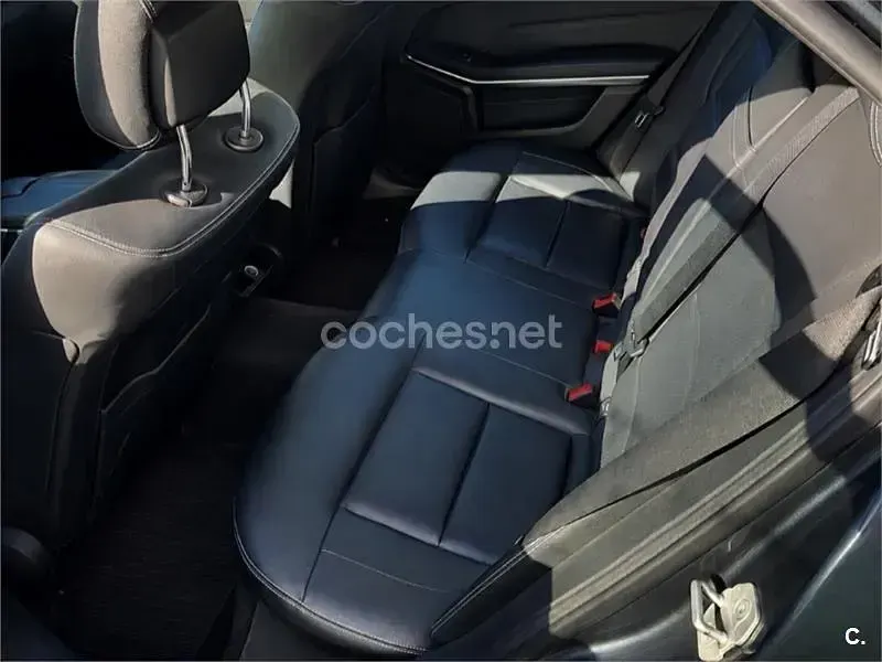 Usado Mercedes E200 Avantgarde 136 CV (100 kW) 2016 Gris / plata Berlina