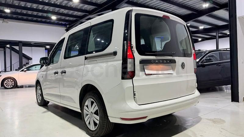 Usado VW Caddy Beach 102 CV (75 kW) 2021 Blanco Monovolumen