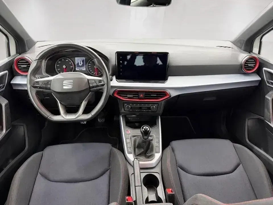 Usado Seat Arona FR 110 CV (80 kW) 2023 Blanco SUV