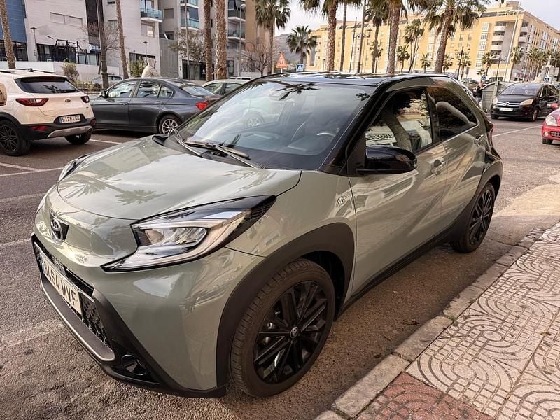 Usado Toyota Aygo X 72 CV (52 kW) 2024 Verde SUV
