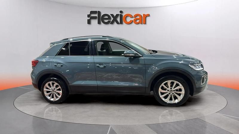 Usado VW T-Roc Life 150 CV (110 kW) 2023 Azul SUV