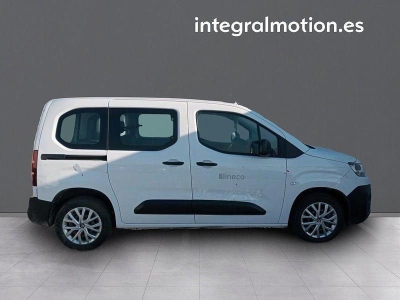 Usado Citroën Berlingo Live 102 CV (75 kW) 2022 Blanco Monovolumen