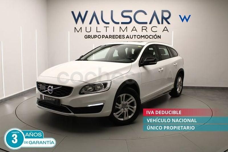 Blanco Usado 2016 Volvo V60 CC Momentum Familiar | 17.600 € (Caro) - Imagen 1/4
