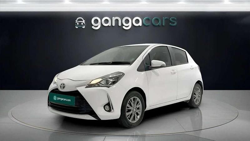 Blanco Usado 2019 Toyota Yaris Hybrid Active Utilitario | 13.990 € (Precio justo) - Imagen 1/4