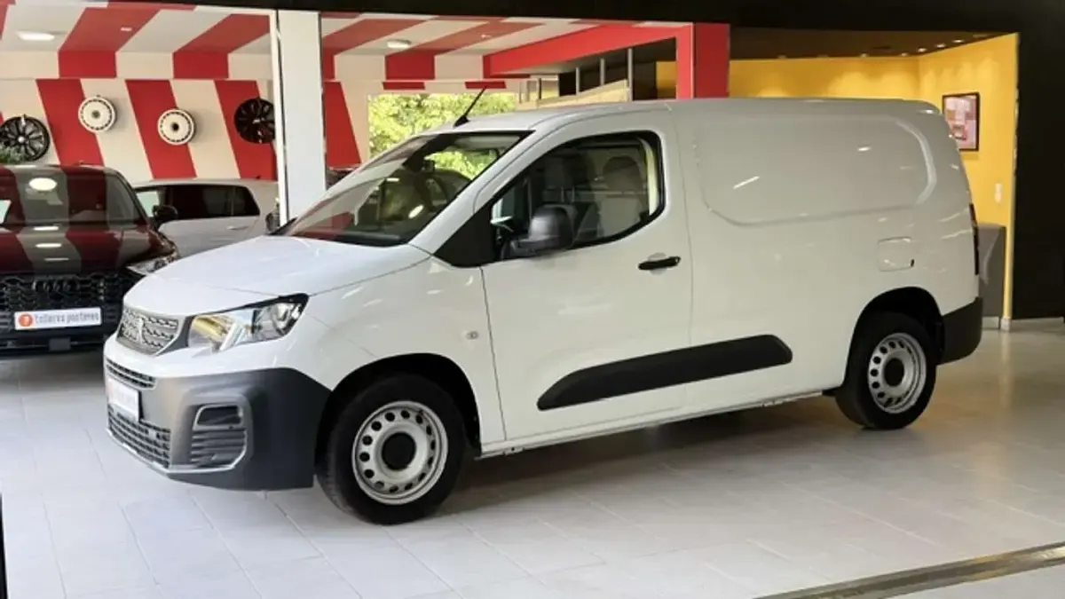 Usado Peugeot Partner Premium 102 CV (75 kW) 2022 Blanco Monovolumen