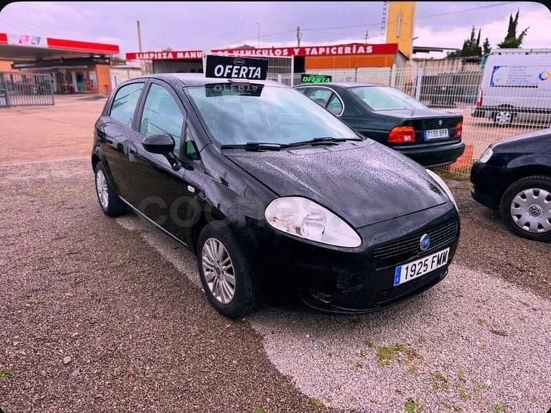 Usado Fiat Punto Dynamic 60 CV (44 kW) 2006 Negro Utilitario