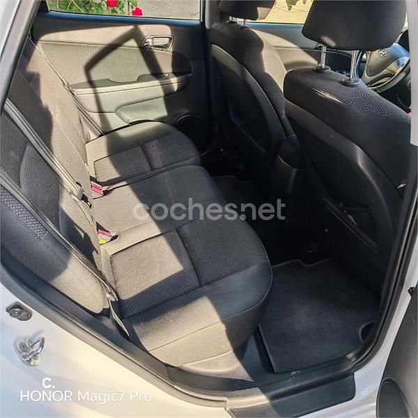 Brugt Hyundai i30 Comfort 109 HK (80 kW) 2010 Hvid Sedan