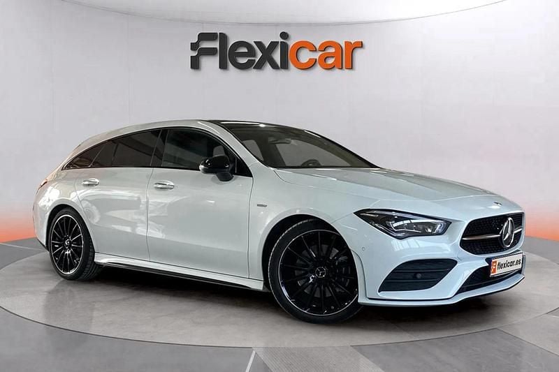 Blanco Usado 2022 Mercedes CLA200 Shooting Brake Familiar | 30.290 € (Buen precio) - Imagen 1/4