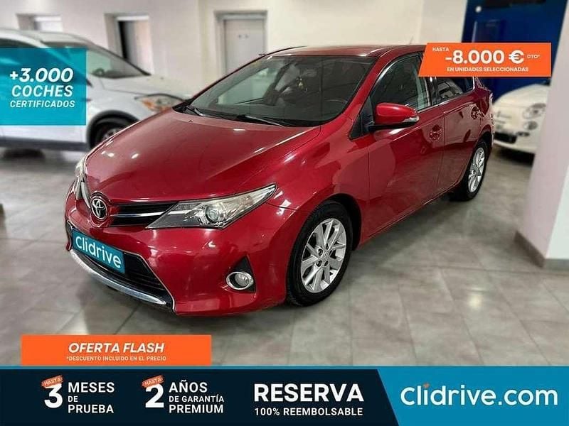 Usado Toyota Auris Active 126 CV (92 kW) 2014 Rojo Utilitario