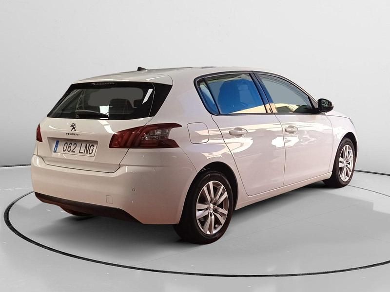 Usado Peugeot 308 Active 114 CV (83 kW) 2021 Blanco Utilitario