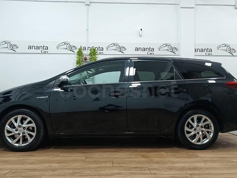 Usado Toyota Auris Hybrid Active 136 CV (100 kW) 2016 Negro Familiar