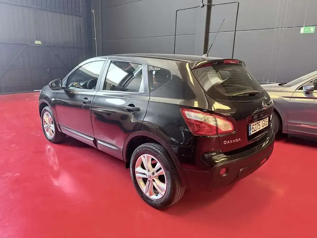 Usado Nissan Qashqai Acenta 150 CV (110 kW) 2010 Negro SUV
