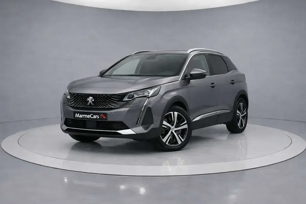 Usado Peugeot 3008 GT 129 CV (94 kW) 2023 Gris SUV