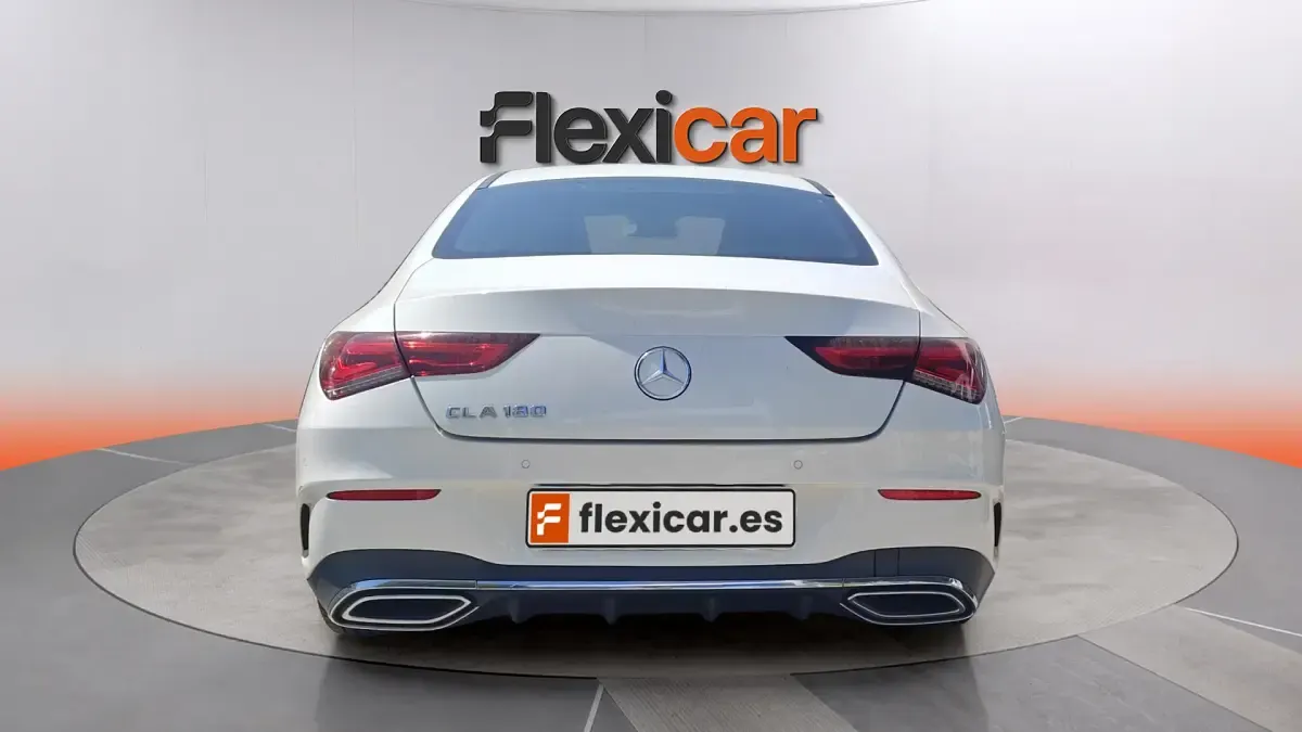 Usado Mercedes CLA180 122 CV (89 kW) 2019 Blanco Berlina