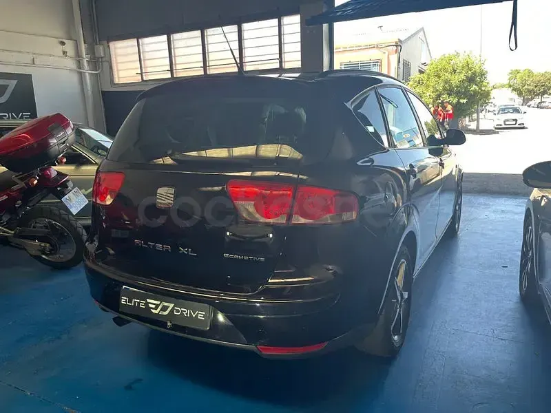 Usado Seat Altea XL I-Tech 105 CV (77 kW) 2014 Negro Monovolumen