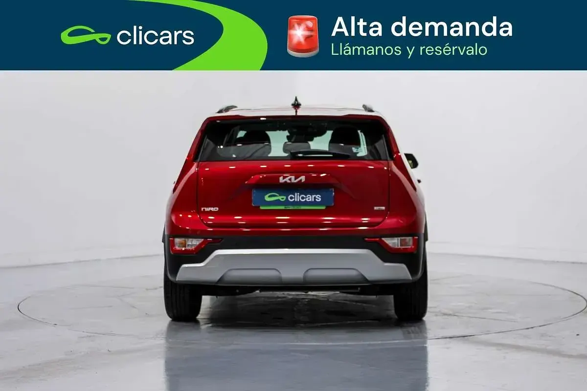 Usado Kia Niro 105 CV (77 kW) 2025 Rojo SUV