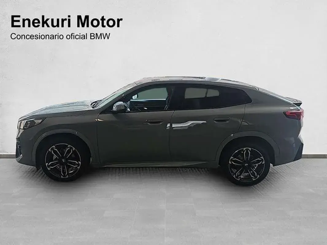 Usado BMW iX2 150 kW (204 CV) 2026 Gris SUV