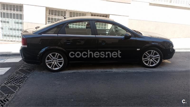 Negro Usado 2003 Opel Vectra GTS Berlina | 1750 € - Imagen 1/4