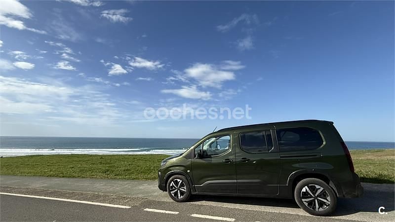 Usado Peugeot Rifter GT 130 CV (95 kW) 2024 Verde Monovolumen