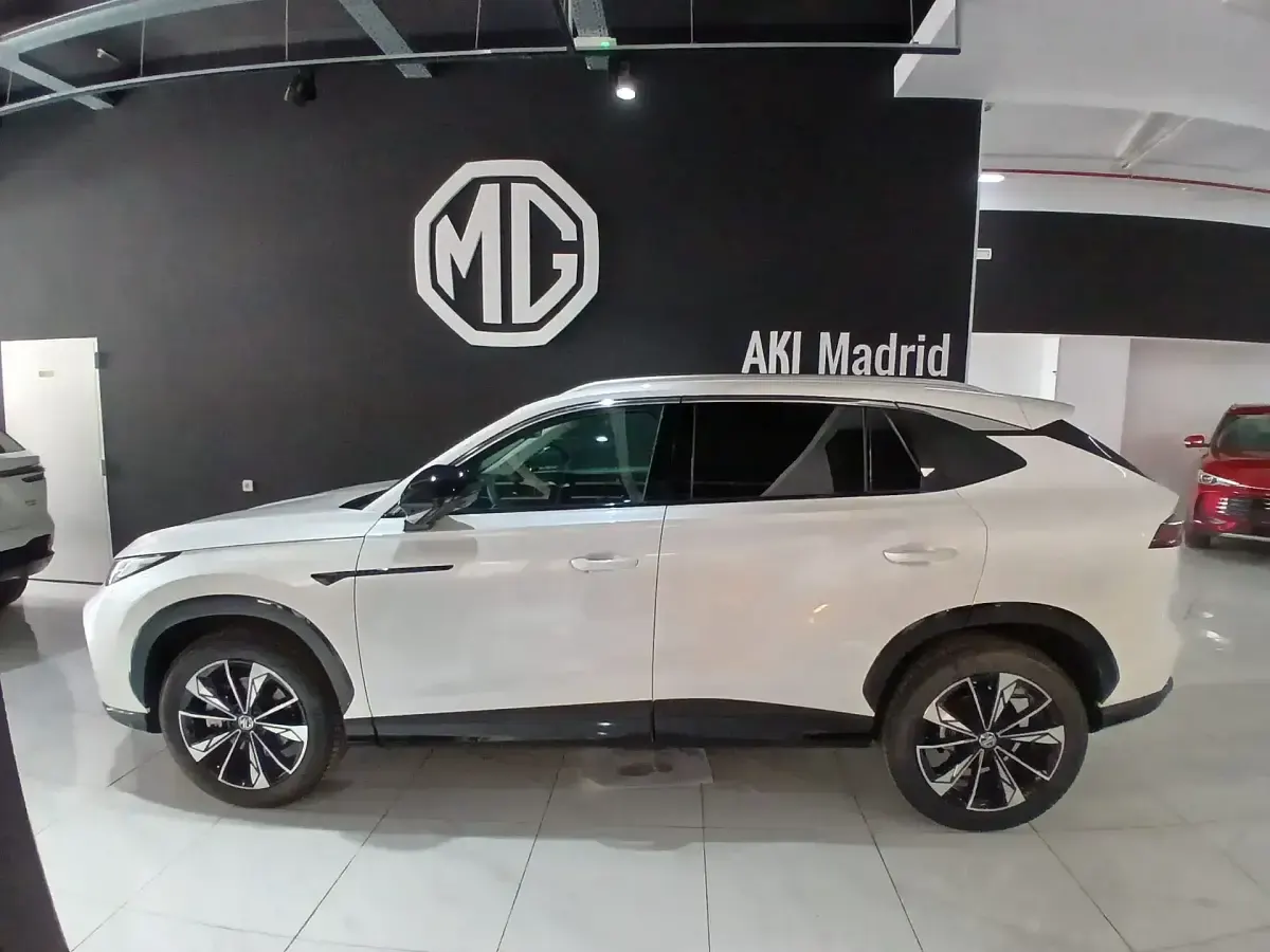 Nowe MG HS Luxury 170 KM (125 kW) 2026 Biały SUV