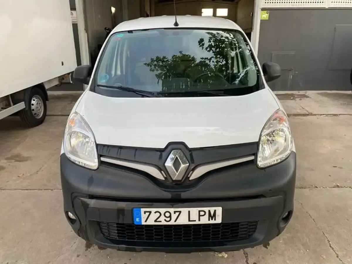 Usado Renault Kangoo 95 CV (69 kW) 2021 Blanco Monovolumen
