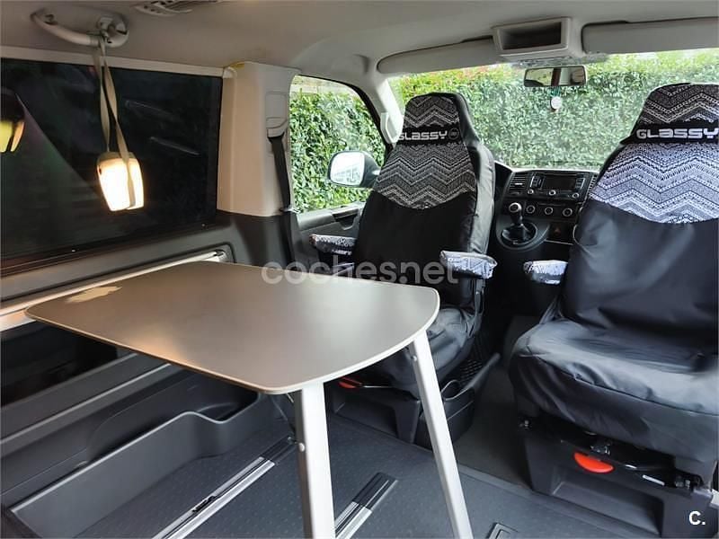 Usado VW Multivan Startline 140 CV (102 kW) 2010 Rojo Monovolumen