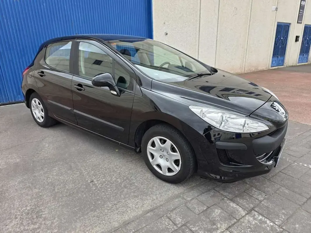 Usado Peugeot 308 95 CV (69 kW) 2008 Negro Utilitario
