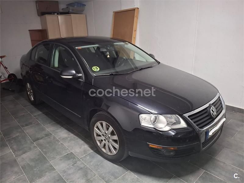 Usado VW Passat Edition 110 CV (80 kW) 2010 Negro Berlina