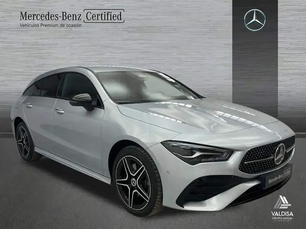 Usado Mercedes CLA250e Shooting Brake AMG line 218 CV (160 kW) 2025 Plata hightech Familiar