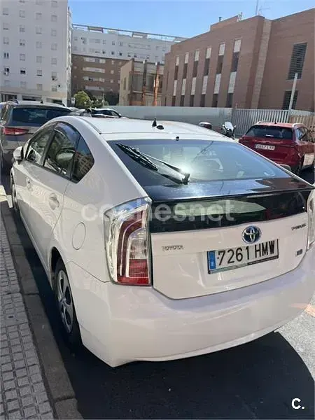 Usado Toyota Prius Advance 136 CV (100 kW) 2012 Blanco Berlina
