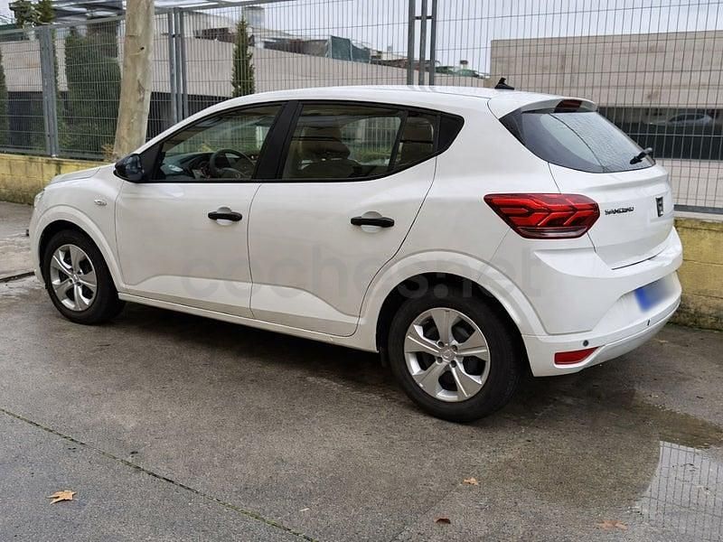 Usado Dacia Sandero Acces 67 CV (49 kW) 2022 Blanco Berlina