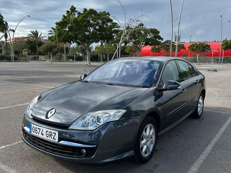 Gris / plata Usado 2009 Renault Laguna III Dynamique Berlina | 5000 € (Precio justo) - Imagen 1/4