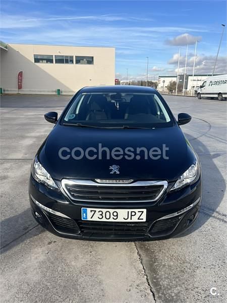 Negro Usado 2017 Peugeot 308 Access Berlina | 5900 € (Buen precio) - Imagen 1/4