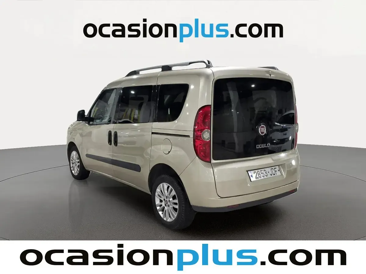 Usado Fiat Doblò Dynamic 105 CV (77 kW) 2015 Beige Monovolumen