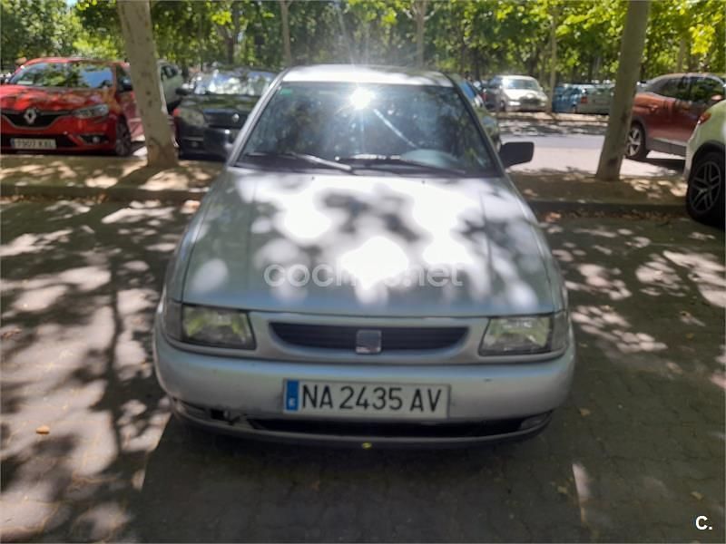 Gris / plata Usado 1998 Seat Ibiza Berlina | 1700 € (Precio justo) - Imagen 1/4