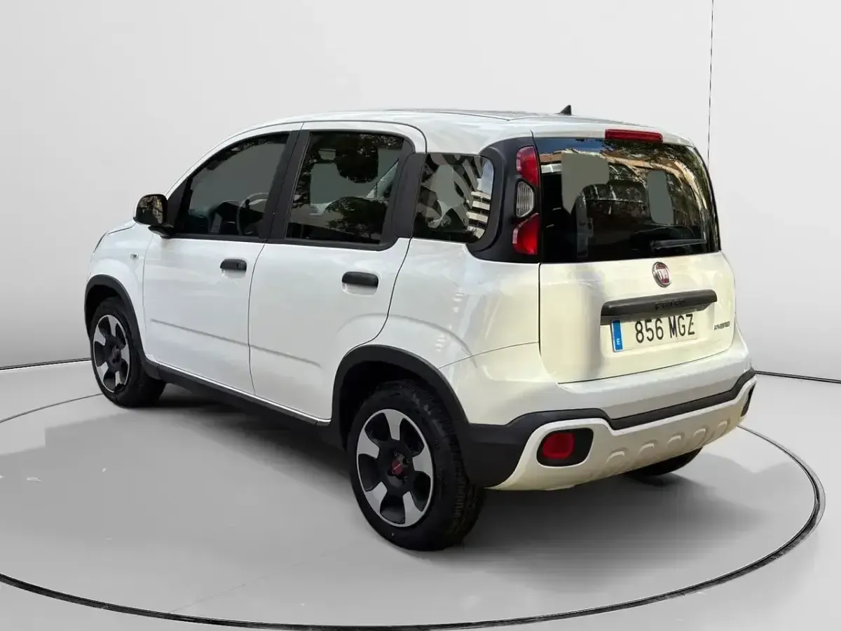 Usado Fiat Panda Cross Cross 70 CV (51 kW) 2023 Blanco Utilitario