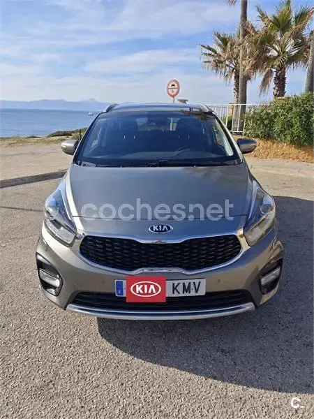 Usado Kia Carens 141 CV (103 kW) 2018 Gris / plata Monovolumen