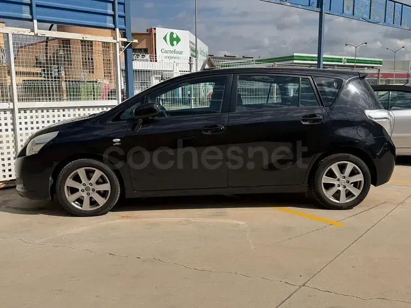 Usado Toyota Verso Active 126 CV (92 kW) 2011 Negro Monovolumen