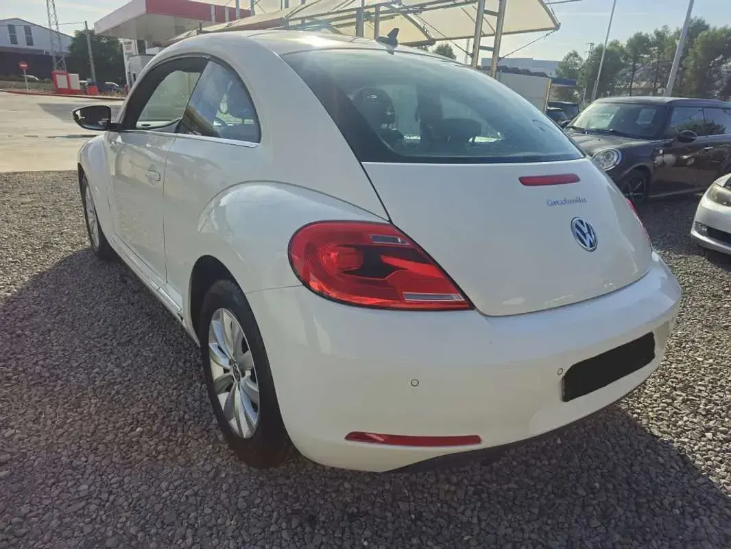 Usado VW Beetle Design 105 CV (77 kW) 2012 Blanco Utilitario