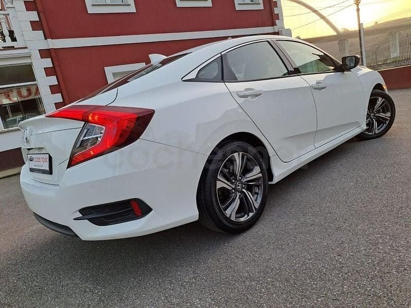 Usado Honda Civic Executive 182 CV (133 kW) 2021 Blanco Berlina