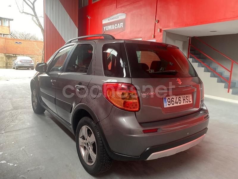 Usado Suzuki SX4 GL 135 CV (99 kW) 2013 Gris / plata SUV