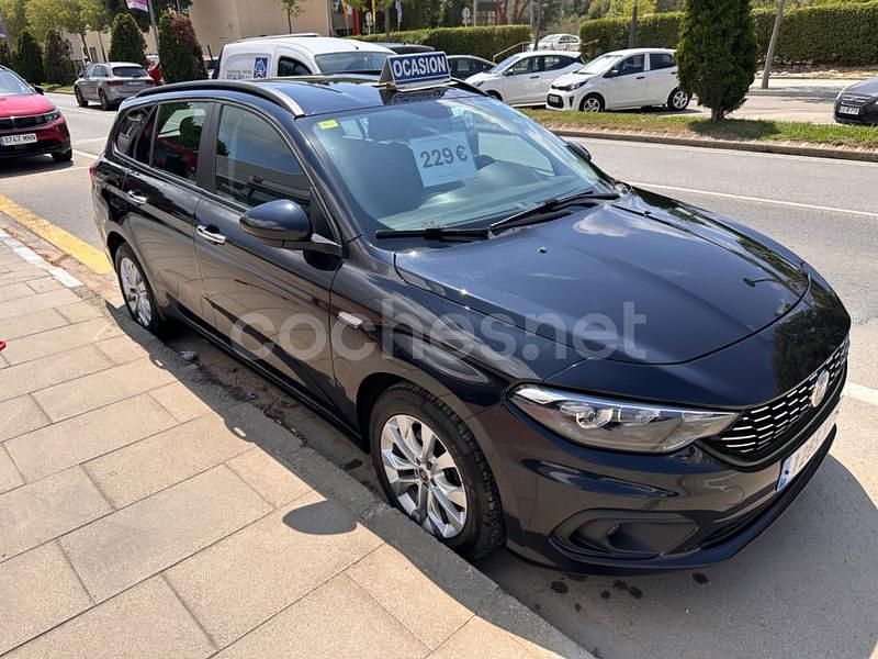 Gris / plata Usado 2018 Fiat Tipo Familiar | 9984 € (Buen precio) - Imagen 1/4