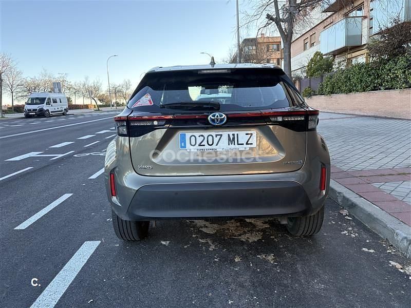Usado Toyota Yaris Cross Active 116 CV (85 kW) 2023 Marrón SUV