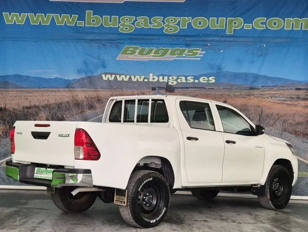 Usado Toyota HiLux 150 CV (110 kW) 2022 Blanco Pickup/Camioneta