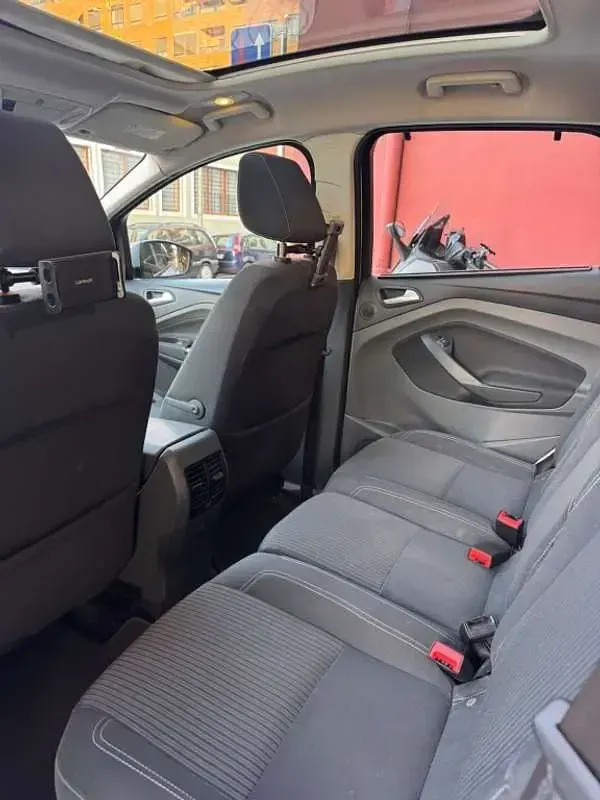 Usado Ford C-MAX 110 CV (80 kW) 2010 Blanco Monovolumen