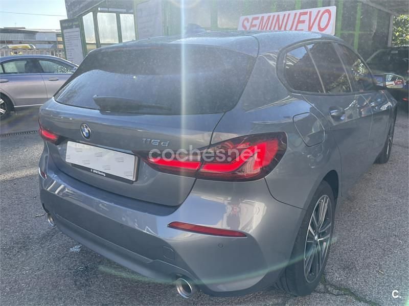Usado BMW 118 150 CV (110 kW) 2022 Gris / plata Utilitario
