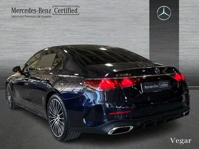 Usado Mercedes E220 197 CV (144 kW) 2025 Azul náutico