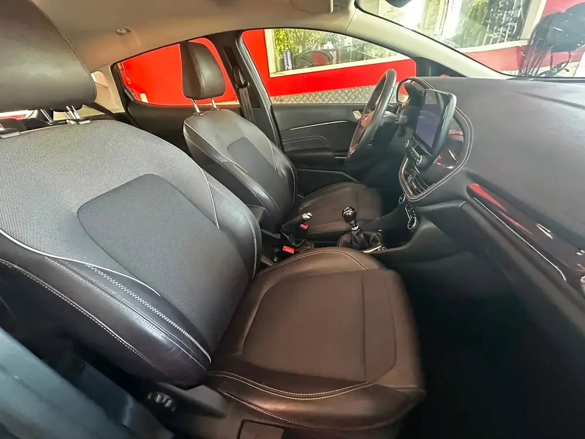 Usado Ford Fiesta Vignale 100 CV (73 kW) 2019 Azul Utilitario