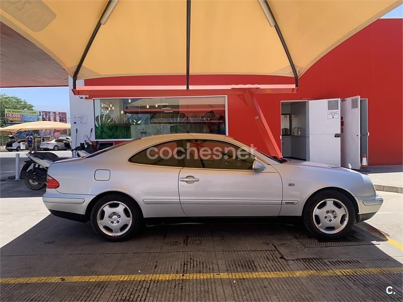 Usado Mercedes CLK230 Elegance 193 CV (141 kW) 1999 Gris / plata Coupe