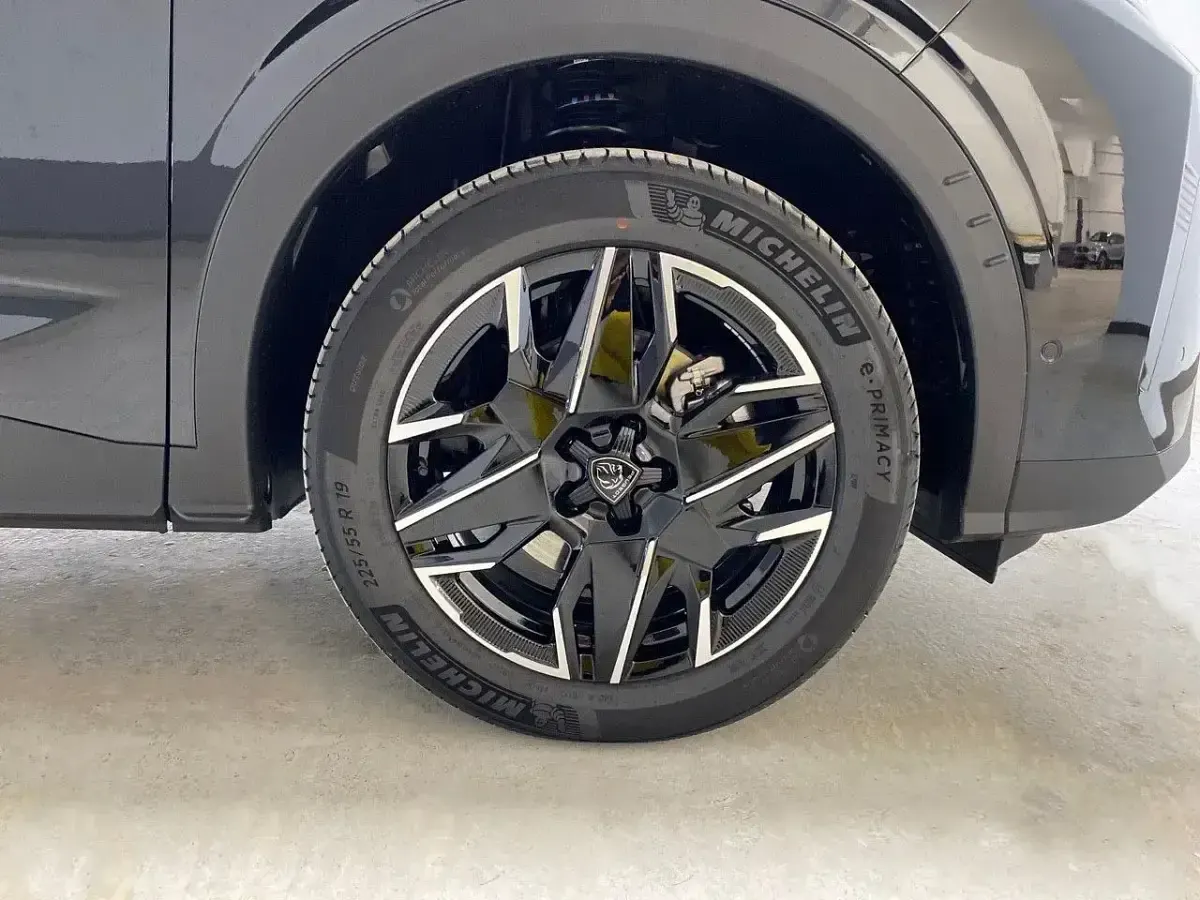 Nuevo Peugeot 5008 GT 145 CV (106 kW) 2025 Negro Monovolumen